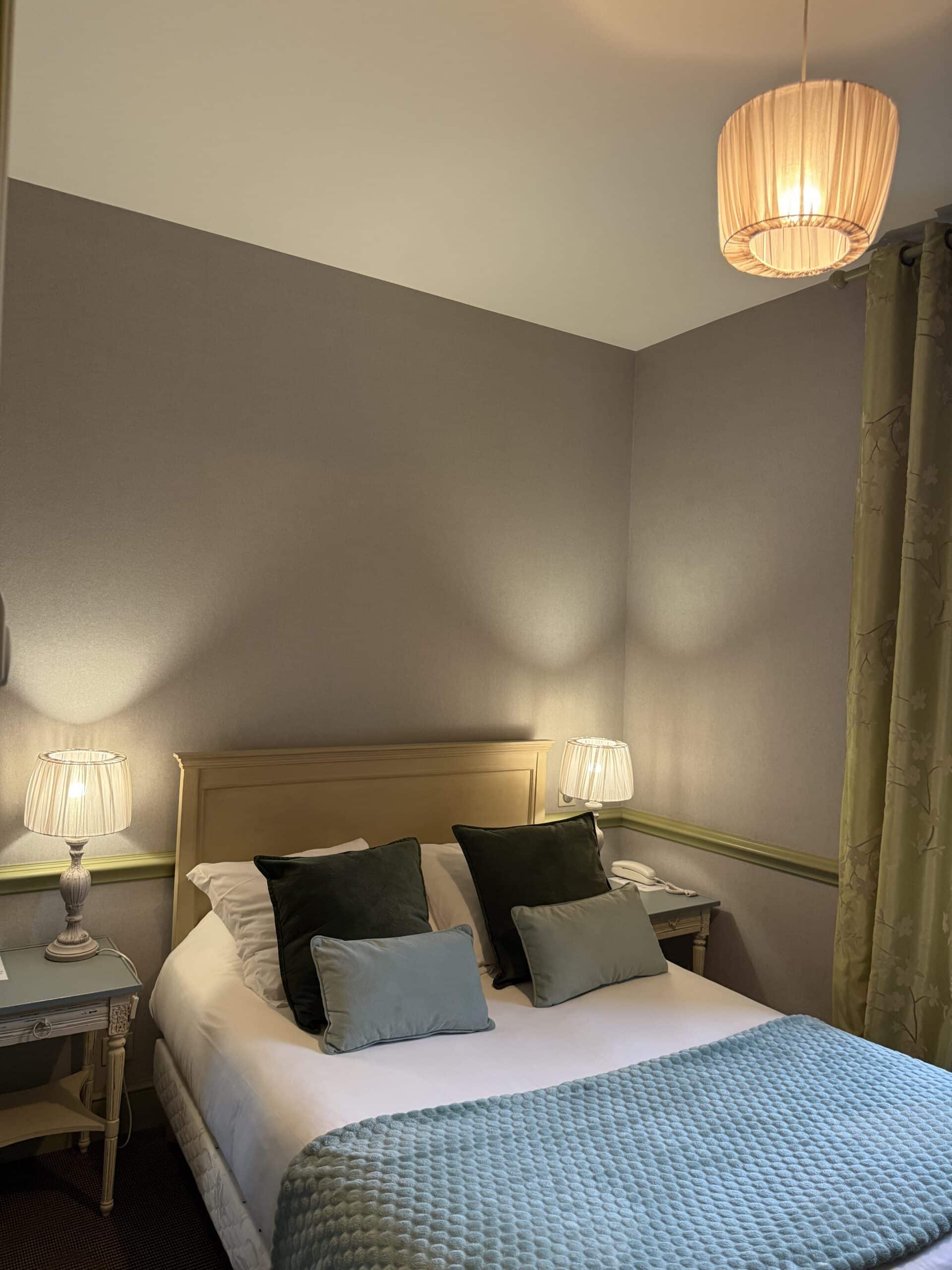 chambre-standard-hotel-helvie-1